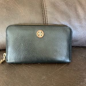 Tory Burch Robinson wallet